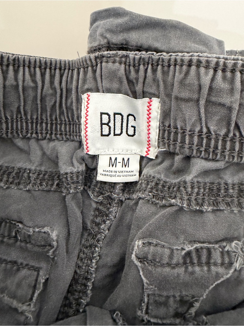 BDG Urban Outfitters Sidekick Cotton Barrel Utility Capris Y2K Grey Women’s M - Picture 6 of 9